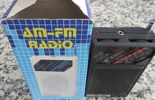 VINTAGE PORTABLE "AM/FM