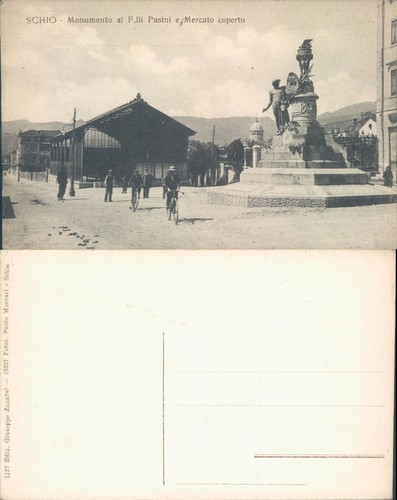Schio piazza animata - piazza, bici