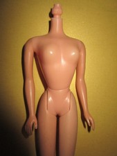 B900) BELLISSIMO VECCHIO CORPO BARBIE VINTAGE LUMINOSO MATTEL MARCATO COREA 1966