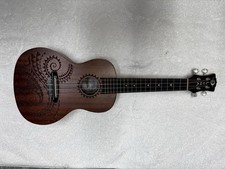 Ukule concerto tatuaggio Luna