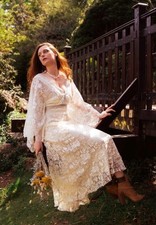 Bellissimo abito stile boho fatto a mano. Pizzo. Matrimonio, festa, cerimonia, hippie. 