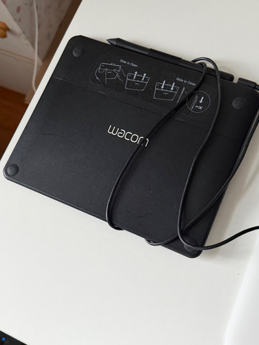 Wacom black small intuos - wacom,