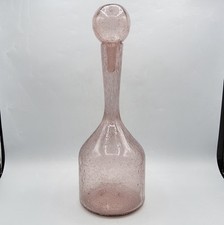 Bouteille en verre soufflé bullé coloré rose pâle de Biot XXème