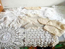 CASA ARTE del RICAMO UNCINETTO 30 CENTRINI C/TAVOLA varie misure VINTAGE AFFARE!