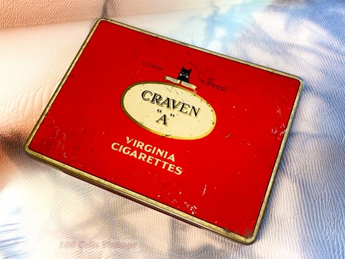 Craven red with black cat - red,