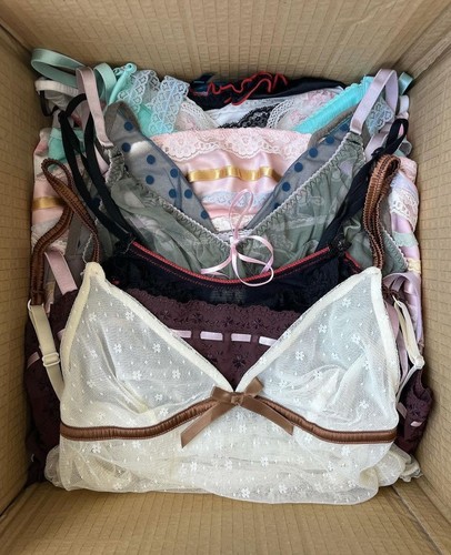 Vintage wholesale y2k clothes