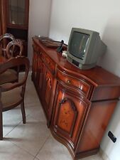 Sala da pranzo completa in legno (credenzone + cristalliera + tavolo + 6 sedie)