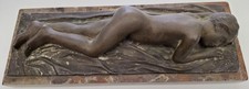 Statuetta di donna in bronzo