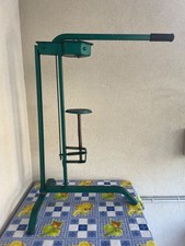 Tappatrice a colonna per tappi in sughero