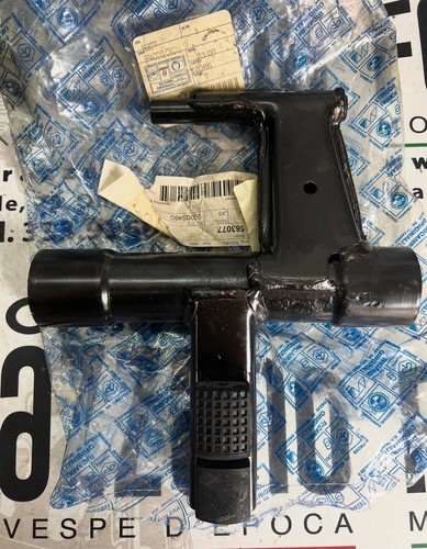 563077 supporto motore piaggio - supporto,