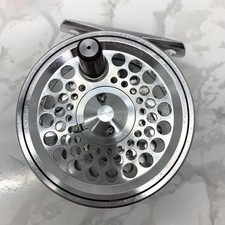 DAIWA Phantom Fly SS-4 pesca a