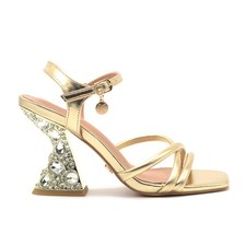 Kharisma sandalo elegante con