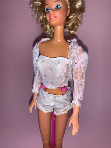 Barbie vintage fancy frills - barbie,