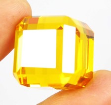 Topazio giallo taglio cubo