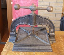 Antica pressa per legatoria