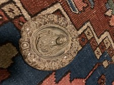medaglione antico in legno