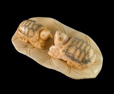 Coppia Figurina Tartaruga Su Foglia Di Loto Artigianato Fatto A Mano - 3499 MG