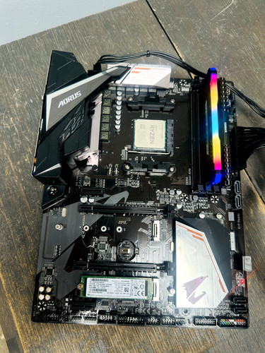 Ryzen 3600 aorus b450 - 3600,