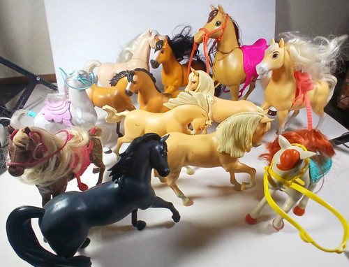 Cavallo giocattolo plastica