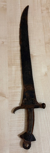 Sciabola medievale decorata