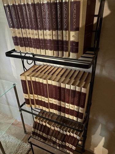 Worldbook complete set - complete, 1988