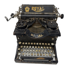 Macchina da scrivere Royal