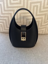 Nuova borsa a mano Salvatore