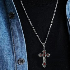 Collana con ciondolo croce