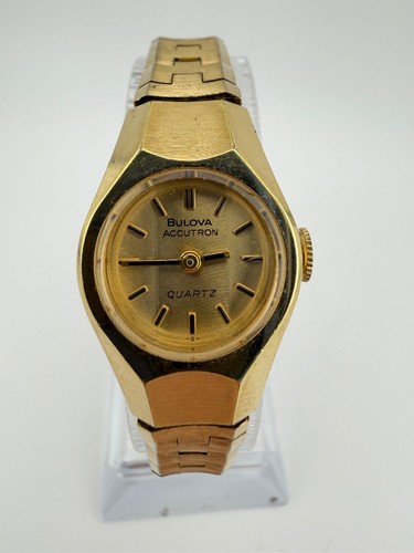 Vintage bulova accutron quartz - bulova,