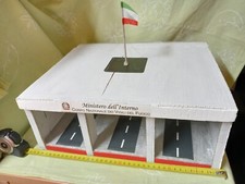 Vigili del fuoco 1:43  "Autorimessa"  Da Rifinire.