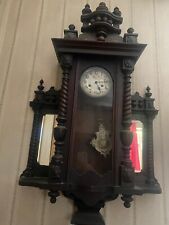 antico orologio a pendolo