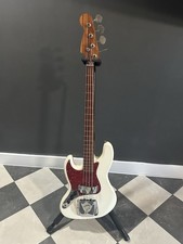 LEFT-HANDED FENDER JAZZ BASS