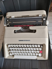Macchina da scrivere Olivetti