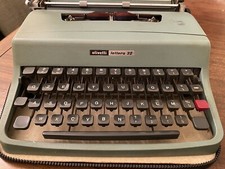 Macchina da scrivere Olivetti