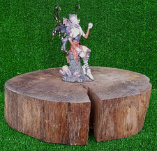 Les Alpes 042 200 Fate dei Segreti "Fata Seduta su Colonna con Sfera e Drago"