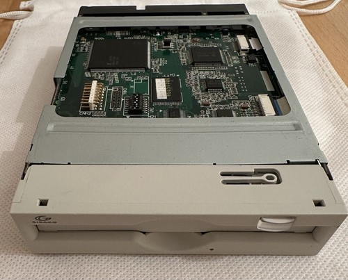 Fujitsu drive 640mb - mo-drive,