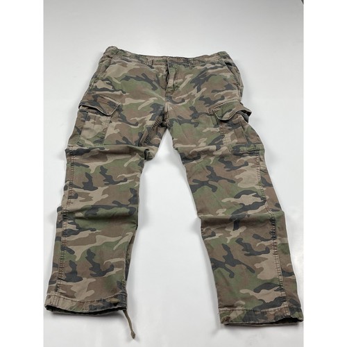 Pantaloni cargo mimetici
