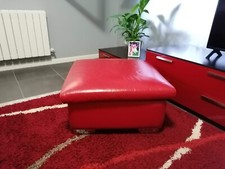 Divano in pelle con pouff