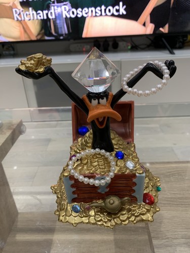 Looney tunes spotlight - looney,