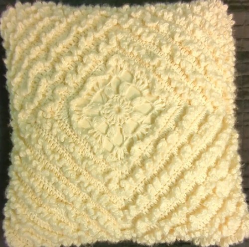 Cuscino all uncinetto fatto - fatto, a