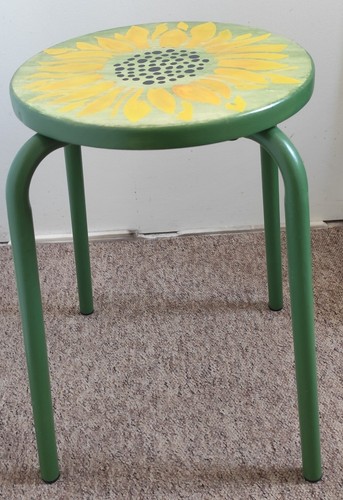 Unico sgabello girasole gambe