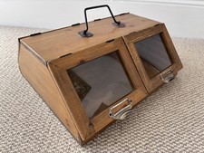     Vetrina merceria da banco