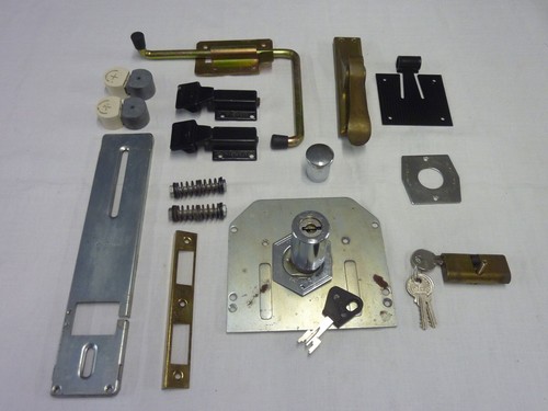 Materiale vario ferramenta - di,