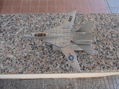 Navy tomcat ertl model - f-14,