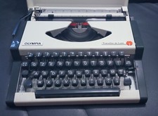 MACCHINA DA SCRIVERE OLYMPIA