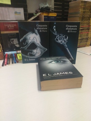 James mondadori 3 - -,