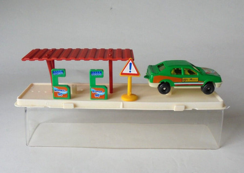 Alfa romeo stazione benzina - stazione,