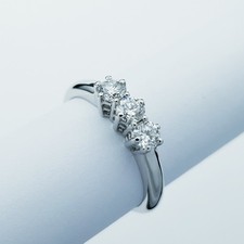 Anello Trilogy in Oro 18kt con Diamanti Certificati 0.50ct Totali - Modello (Tri