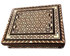 Piccolo portagioie o portagioie in legno moresco intarsio fodera rossa