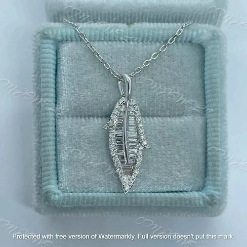 Ciondolo foglia diamante